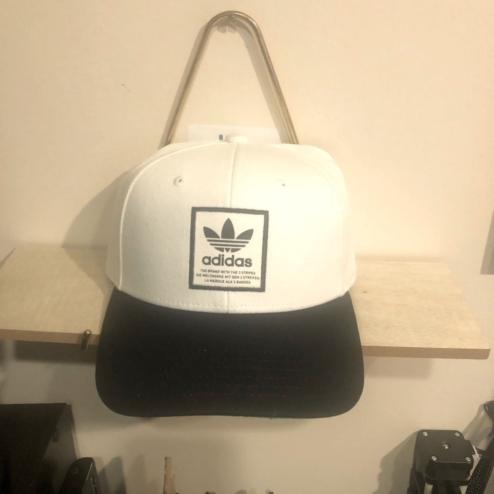 Adidas Snapback men hat.